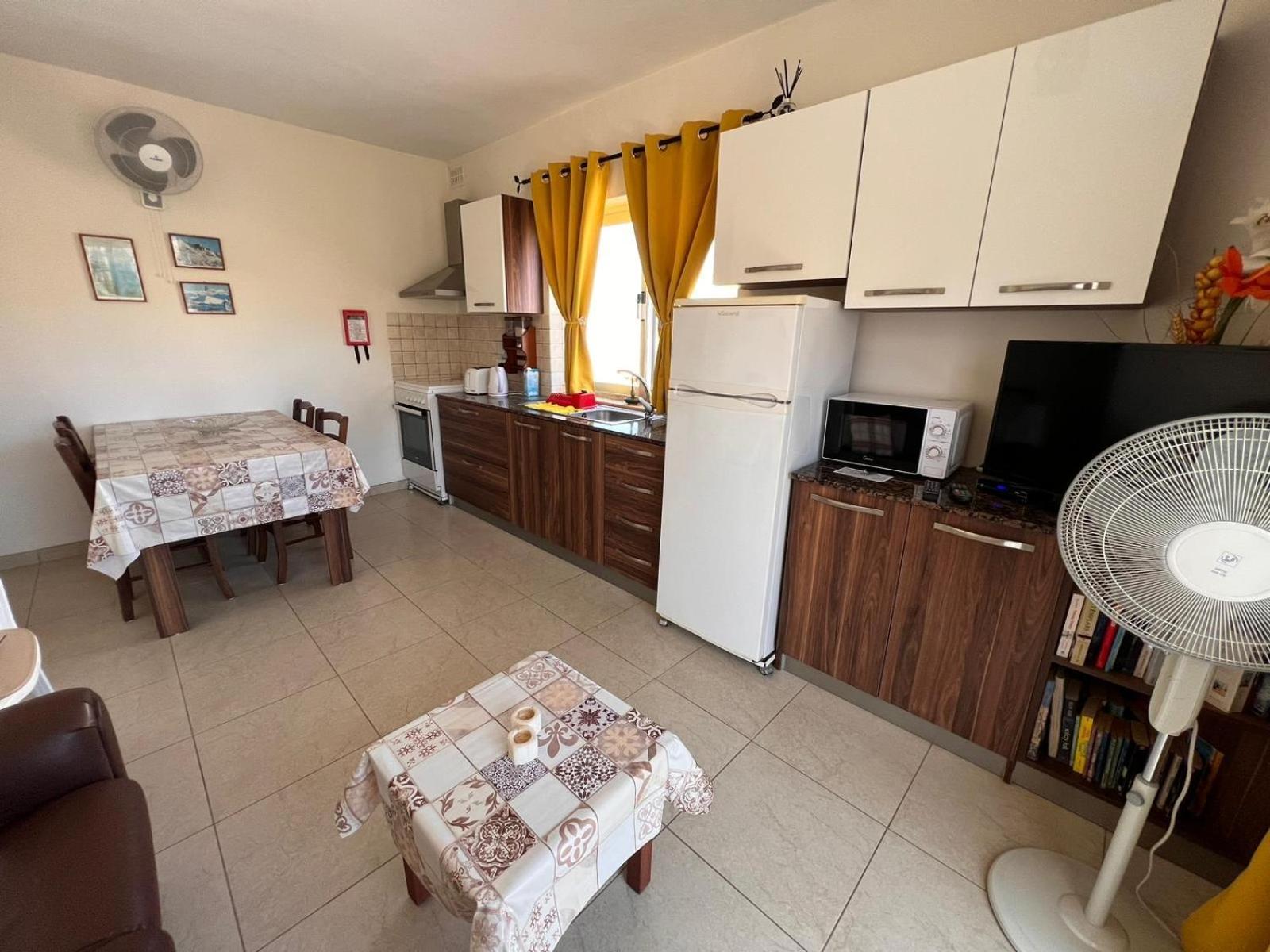 Fiesta Apartment Seaview Mellieħa Extérieur photo